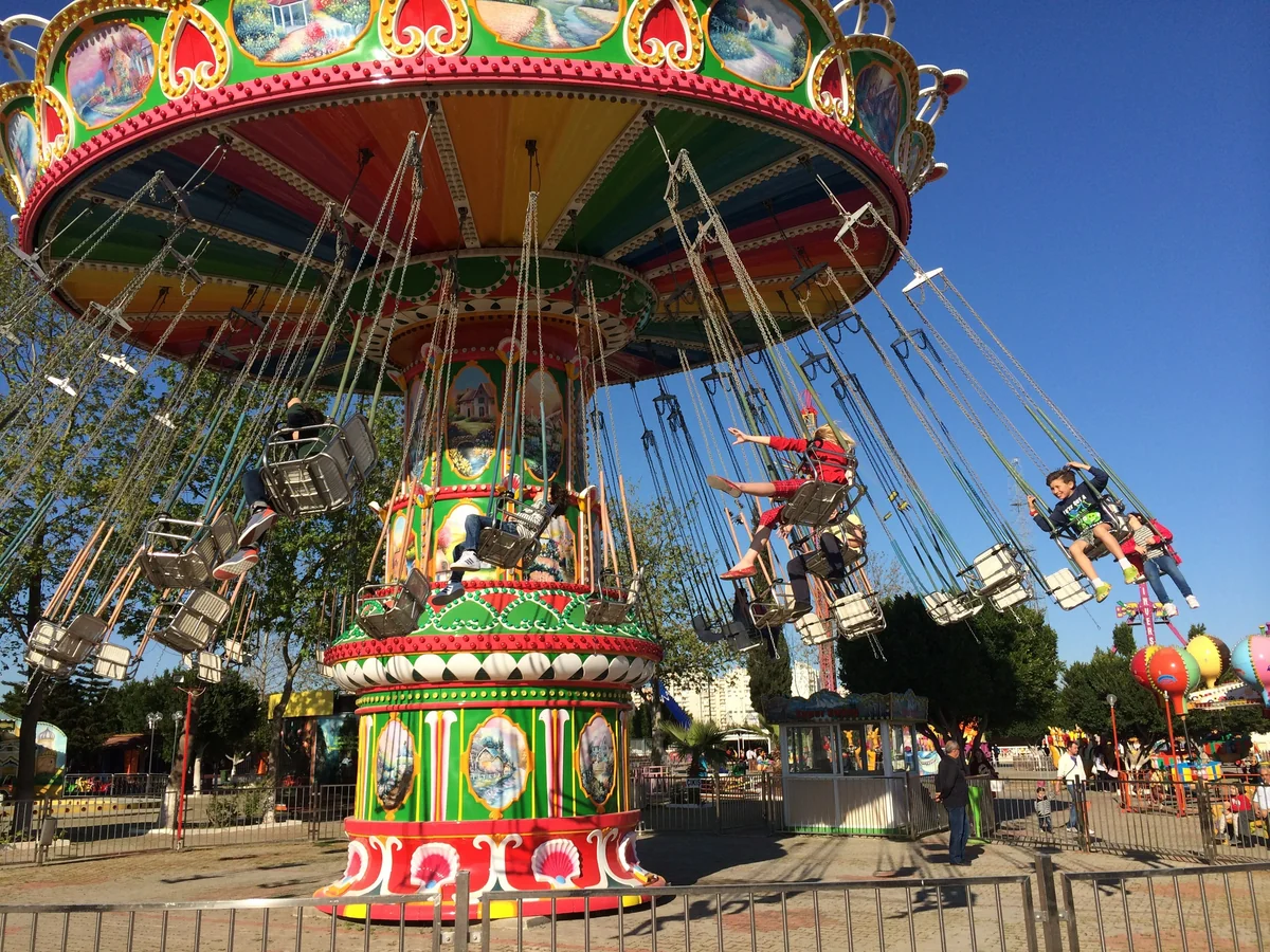 Bakıda “Luna park”dan oyun aparatları oğurlanıb