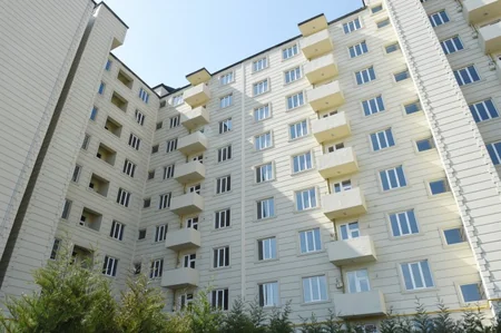 ​Azərbaycanın birinci xanımı Xırdalanda məcburi köçkün ailələri üçün inşa edilən binanın açılışında iştirak edib - FOTO