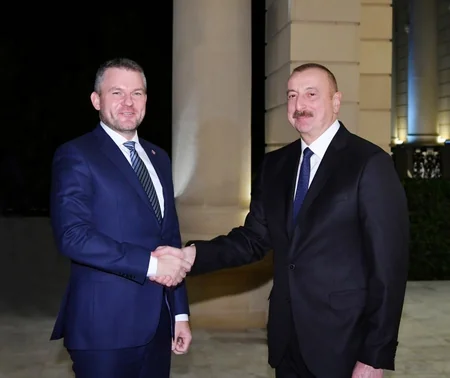 İlham Əliyev Slovakiyanın Baş naziri Peter Pelleqrini ilə görüşüb
