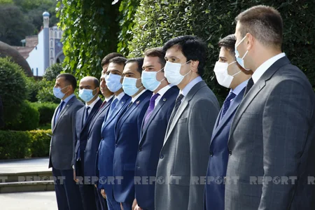 Zakir Həsənov Gürcüstanda Heydər Əliyevin büstünü ziyarət edib