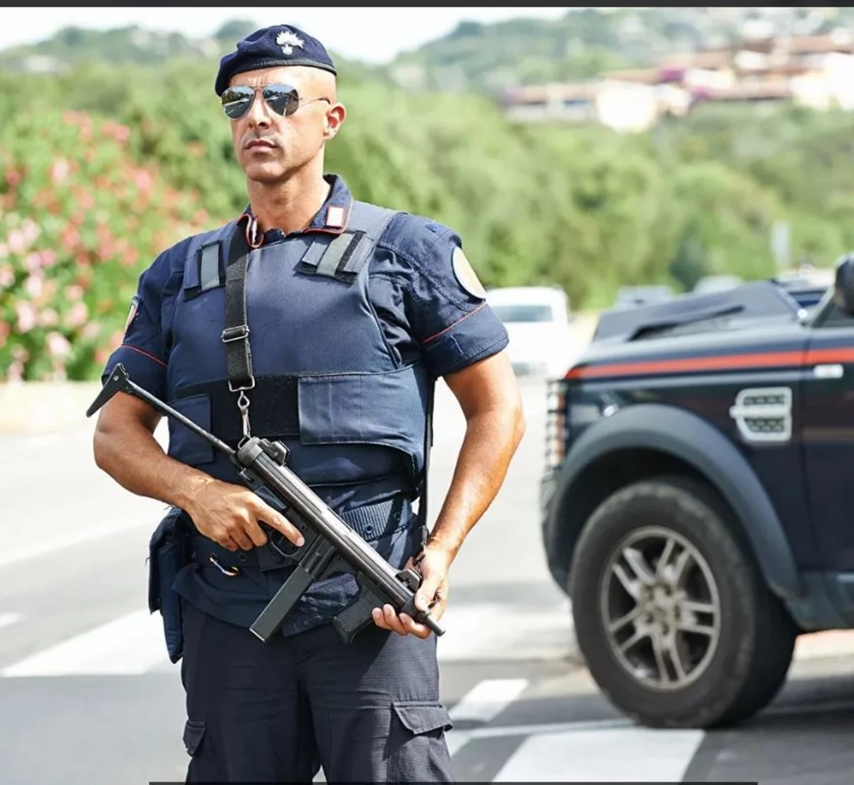 İtaliyada bomba təhlükəsi ilə əlaqədar minlərlə insan təxliyyə edilib