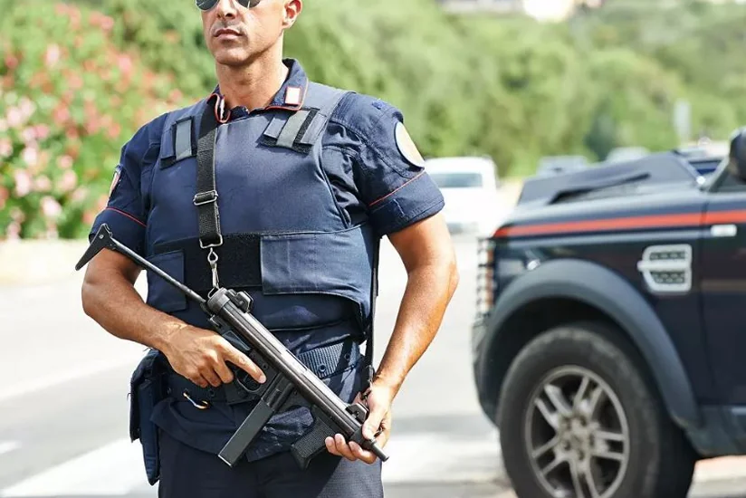 İtaliyada bomba təhlükəsi ilə əlaqədar minlərlə insan təxliyyə edilib
