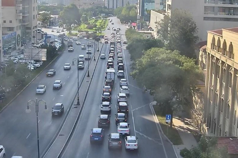 Bakının bəzi yollarında sıxlıq var