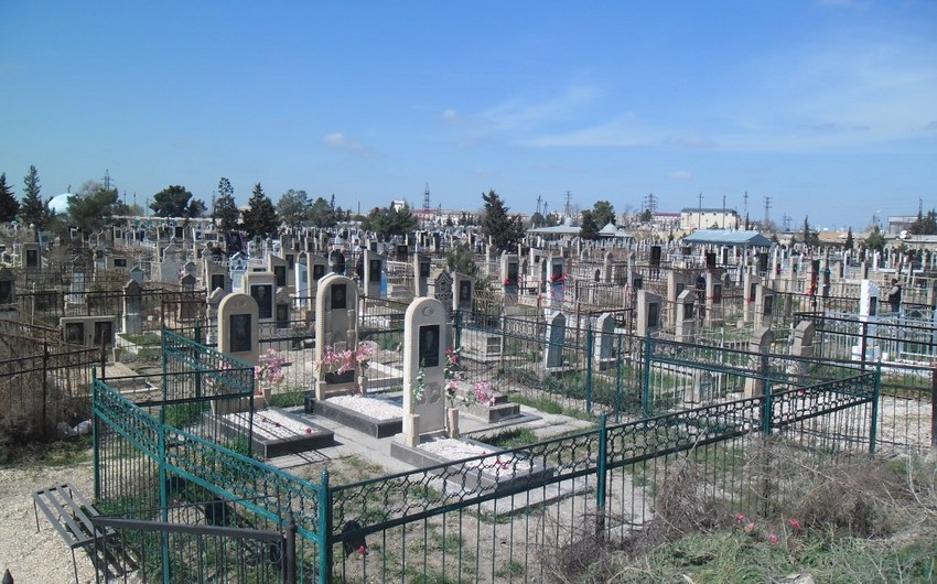 Xaçmazda kişi qəbiristanlıqda intihar edib