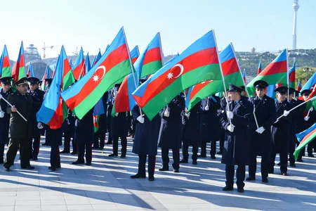Bakıda “Bayraq yürüşü” keçirilib