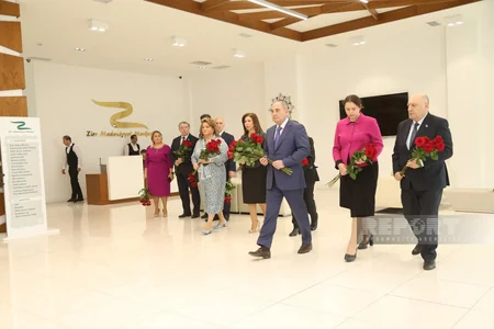 YAP-ın Mərkəzi Aparatı Zərifə Əliyevanın 100 illik yubileyinə həsr edilmiş tədbir keçirib - YENİLƏNİB