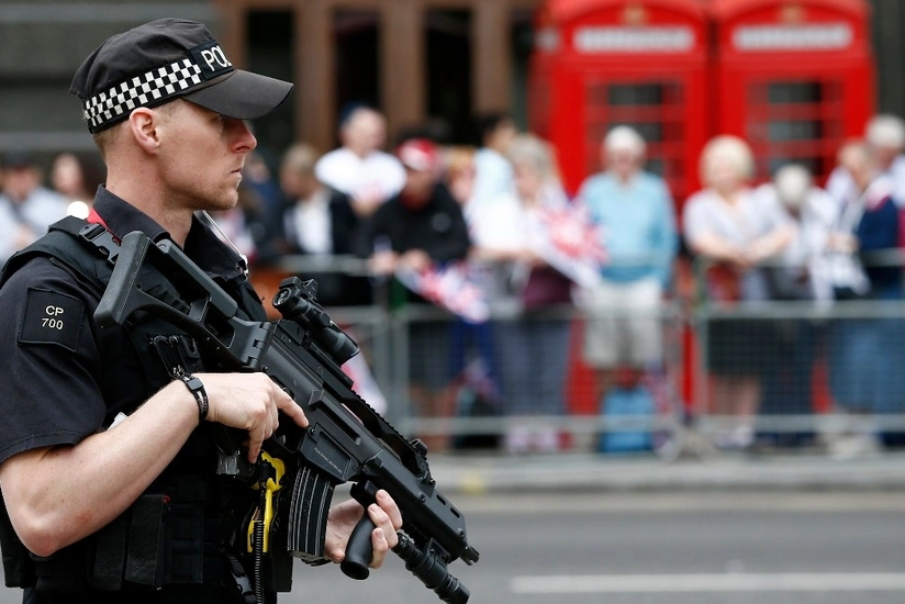 Britaniyada atışma zamanı 6 nəfər həlak olub, xəsarət alanlar var