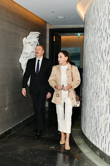 İlham Əliyev və Mehriban Əliyeva “The Ritz-Carlton Baku” hotelinin açılışında iştirak ediblər - YENİLƏNİB