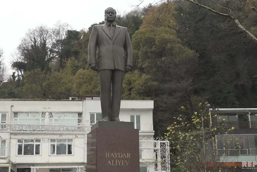 İstanbul və İzmirdə ümummilli lider Heydər Əliyevin anım mərasimi keçirilib