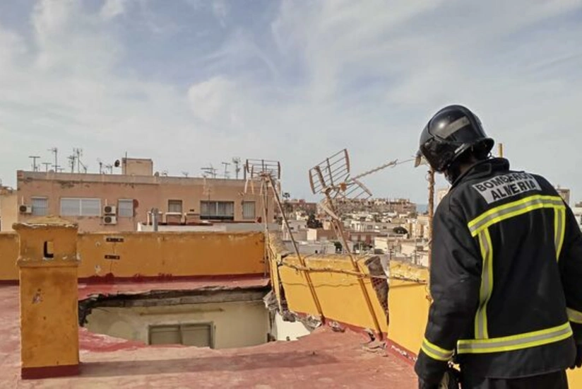 İspaniyada fırtına nəticəsində beşmərtəbəli bina çöküb