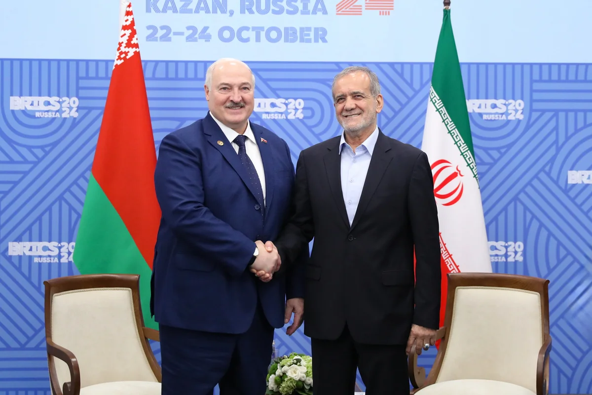 Лукашенко пригласил Пезешкиана посетит Беларусь