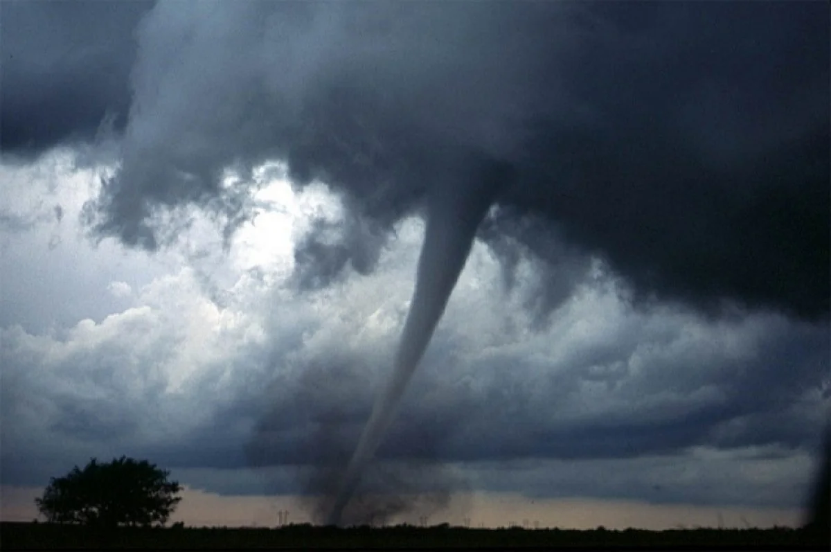Sprawling storms, tornadoes kill 3 in US