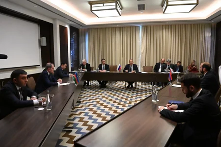 В Душанбе прошла встреча глав МИД Азербайджана, России и Армении