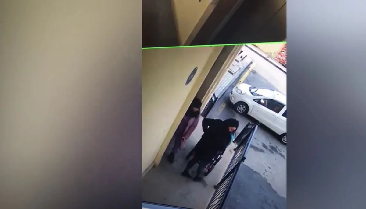 Bakıda qadının uşaq arabasını oğurlaması təhlükəsizlik kamerasına düşüb - VİDEO