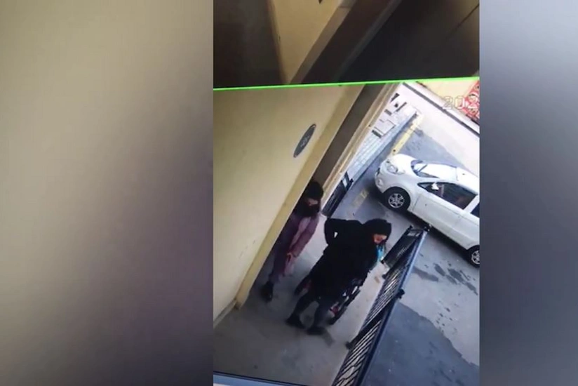 Bakıda qadının uşaq arabasını oğurlaması təhlükəsizlik kamerasına düşüb - VİDEO