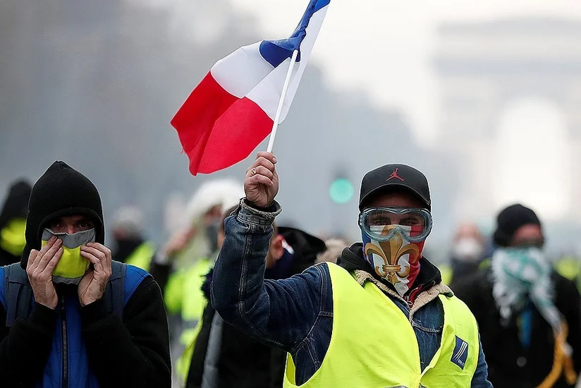 Four people die in France over yellow vests movement