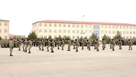 Naxçıvanda gənc əsgərlər xidmət yerlərinə yola salınıblar