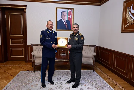 Azerbaijan, Uzbekistan discuss military cooperation issues