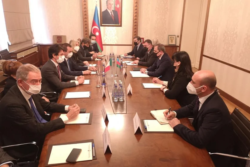 Ceyhun Bayramov İtaliya Deputatlar Palatasının sədr müavini ilə görüşüb