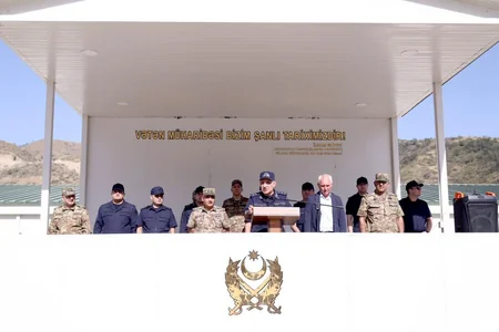 Kamran Əliyev Kəlbəcər və Laçına səfər edib, hərbçilərlə görüşüb