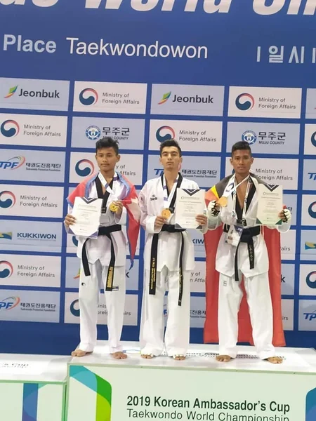 Azərbaycan taekvondoçuları Koreya Səfiri Kubokunda 3 medal qazanıblar