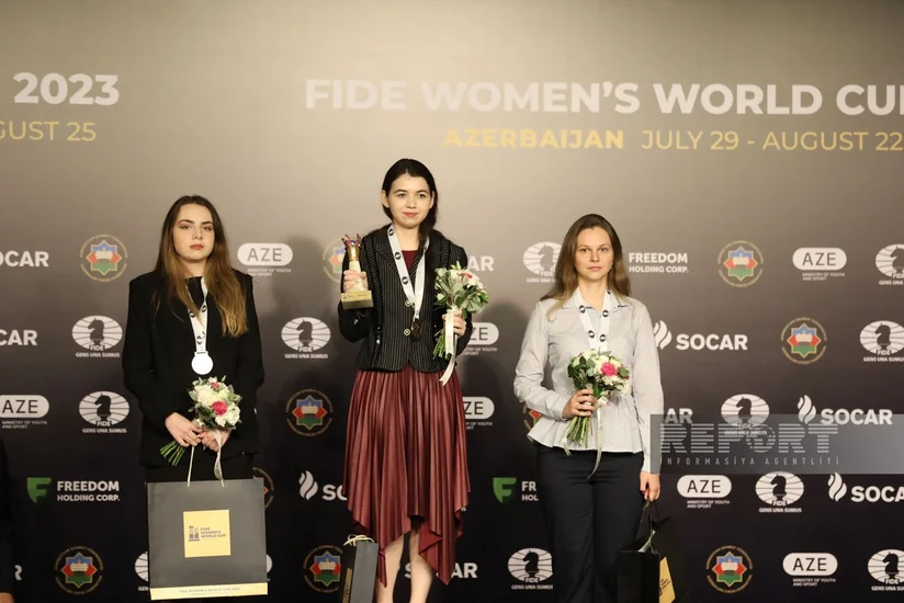 В Баку прошла церемония награждения в рамках Кубка мира по шахматам среди женщин