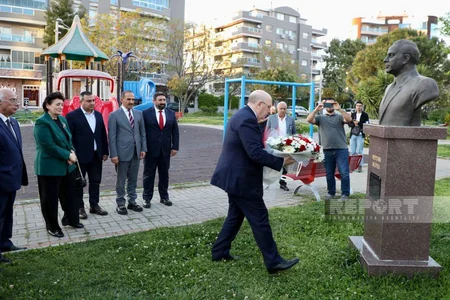 Azərbaycan nümayəndə heyəti İzmirdə Heydər Əliyev və Azərbaycan Dostluq parklarında olublar