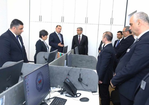 Nazir Anar Əliyev Azərbaycan Həmkarlar İttifaqları Konfederasiyasının yeni mərkəzi ilə tanış olub