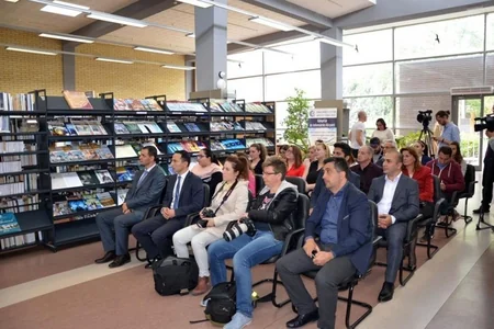 Macarıstanın Dunayvaroş Universitetinin kitabxanasında Azərbaycan guşəsi açılıb