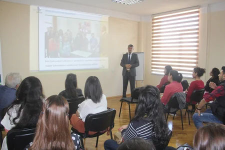 Təmiz Şəhər ASC AzMİU tələbələrinə tullantıların toplanması və daşınması prosesini öyrədir