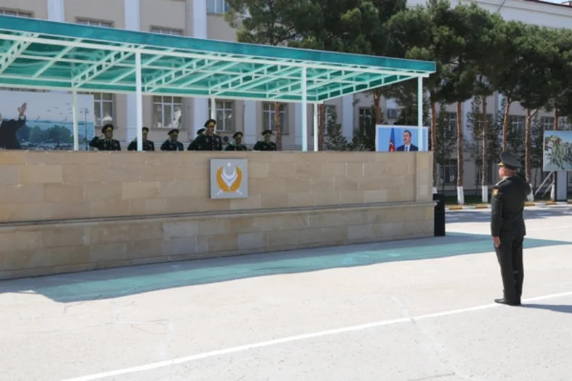 Müdafiə naziri yeni tədris ilinin başlanması ilə əlaqədar hərbi məktəbdə olub