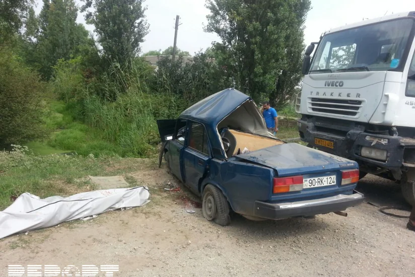 В Лянкяране произошло тяжелое ДТП, два человека погибли - ФОТО