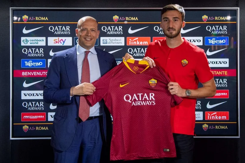 Roma İtaliya millisinin futbolçusunu transfer edib