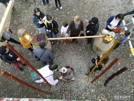 Gürcüstanda şərab festivalı və nəhəng milli şirniyyat - FOTOREPORTAJ