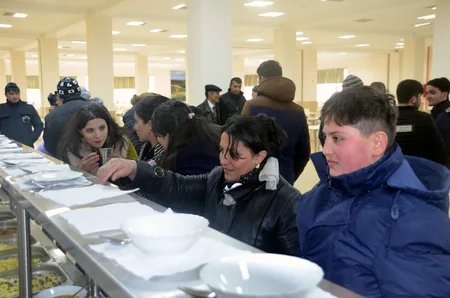 Hərbi hissə və birləşmələrdə gənc əsgərlərin andiçmə mərasimi keçirilib