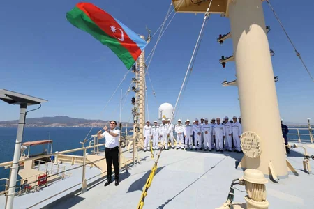 “Aframax” tipli “Xankəndi” tankerində Azərbaycan Bayrağı qaldırılıb