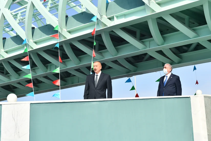 Prezident Mərdəkan-Zuğulba yolunda yerüstü piyada keçidinin açılışını edib