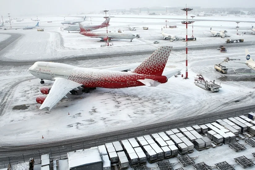 В аэропортах Москвы задержали и отменили более 70 рейсов