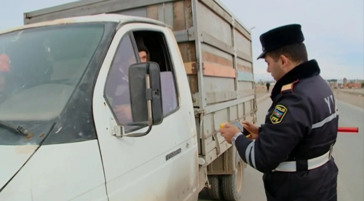 DYP reyd keçirib, 30-a yaxın sürücü cərimələnib - FOTO