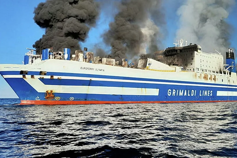 Yunanıstan sahillərində yanan gəmidə 12 nəfər itkin düşüb