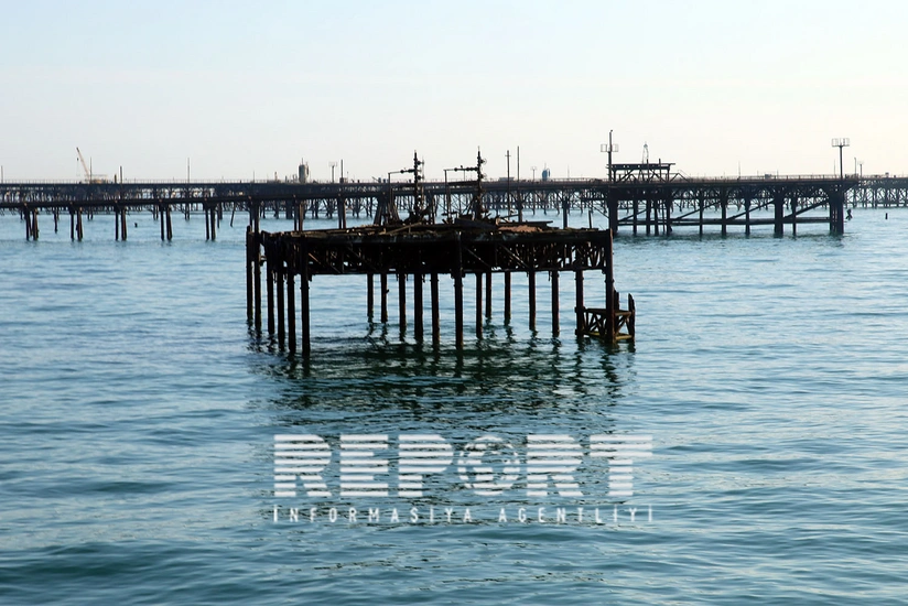 Neft Daşlarında dalğanın hündürlüyü 3 metrə çatıb