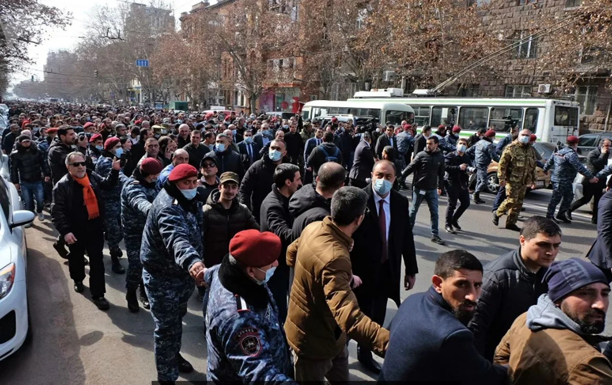 Оппозиция выдвинула ультиматум Пашиняну