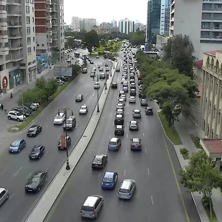 Bakının bir sıra yollarında nəqliyyatın sıxlığı yaranıb - SİYAHI