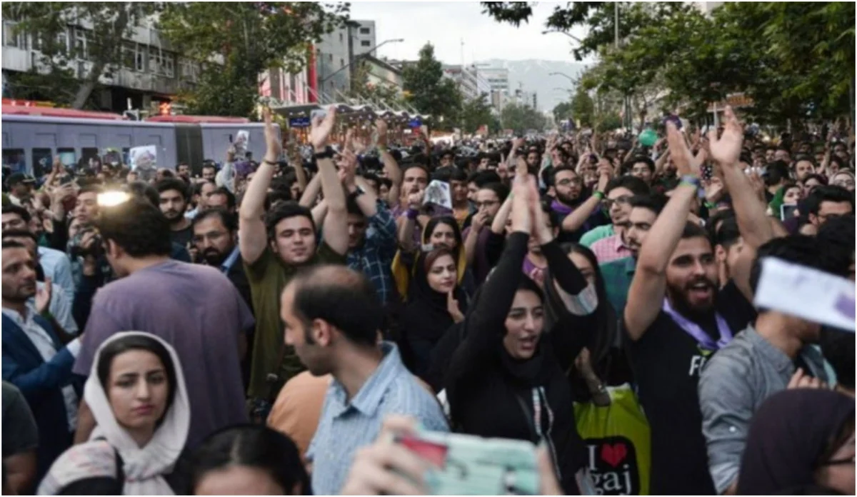 İranda etiraz aksiyaları səngimir, güney azərbaycanlı qadınlar hərbçilərə çağırış edib