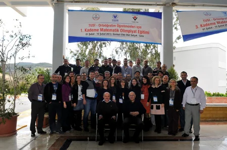 Professorlar Rəfail Əlizadə və Xaliq Hüseynov olimpiada təhsili alan müəllimlərlə