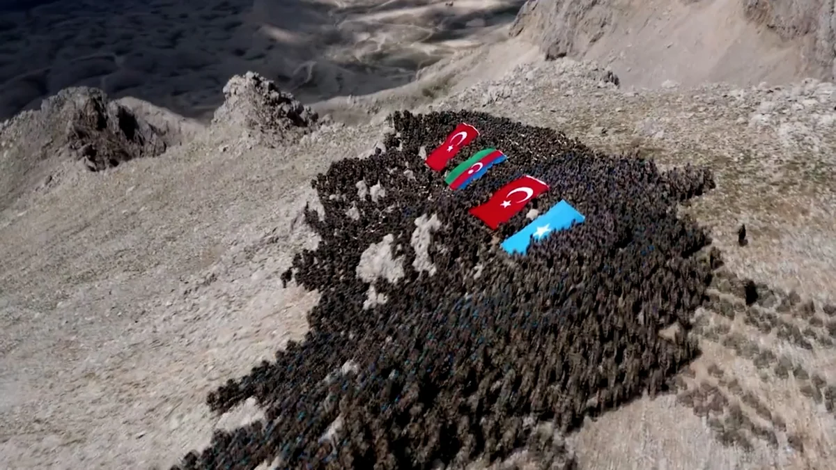 Türkiyə və Azərbaycan komandoları Davraz dağının zirvəsini fəth ediblər