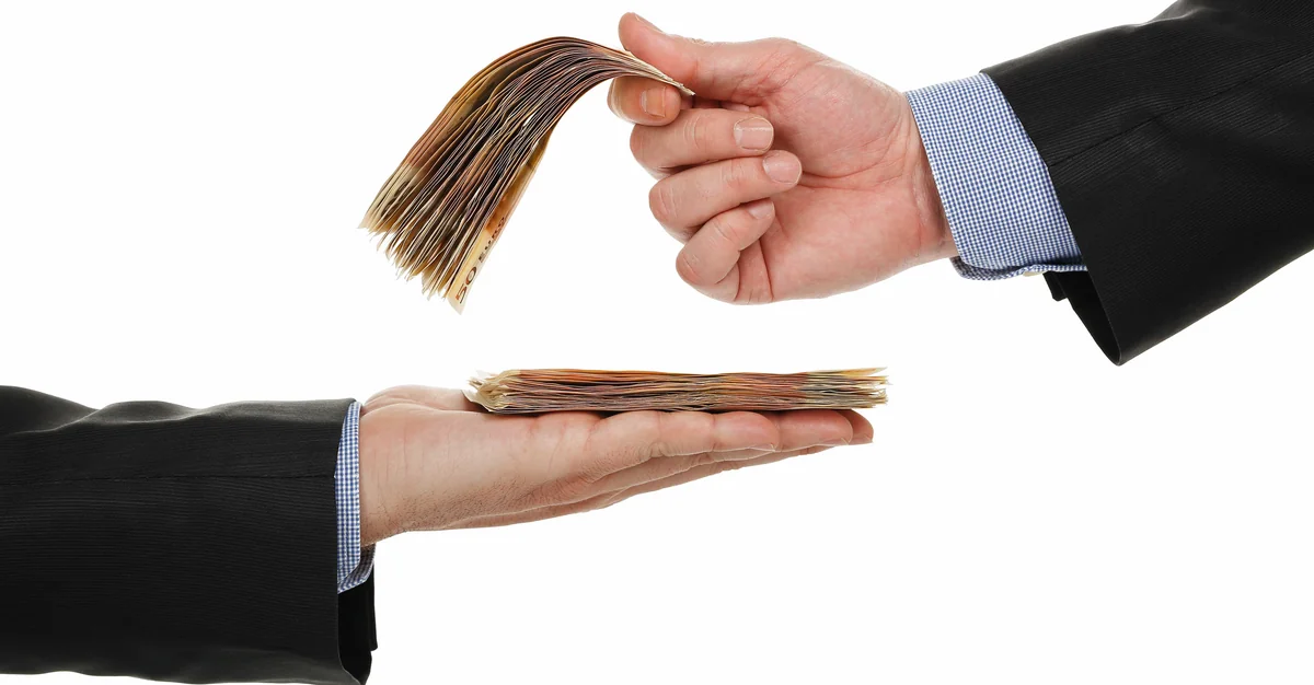 Azərbaycanda nağd pul kütləsi azalır