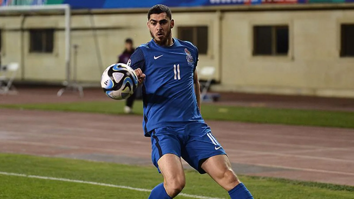 De Byazi iki cəzalı futbolçudan birini Belçikaya aparacaq