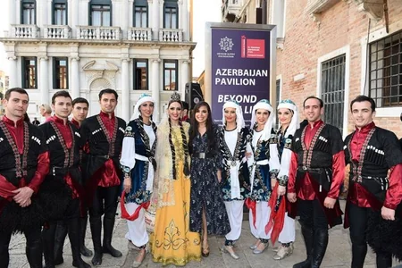 ​Leyla Əliyeva 56-cı “Venesiya Biennalesi” çərçivəsində Azərbaycan pavilyonunda iki sərginin açılışında iştirak edib