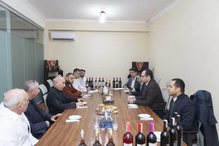 Məcnun Məmmədov Bakı və Abşerondakı müəssisələrin fəaliyyəti ilə tanış olub